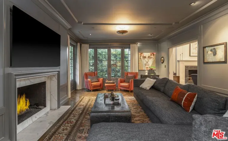 7171 Chelan Way, Los Angeles, California 90068