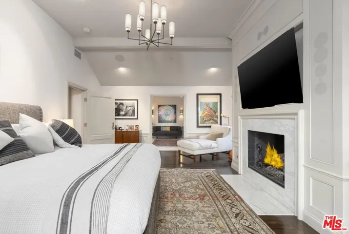 7171 Chelan Way, Los Angeles, California 90068