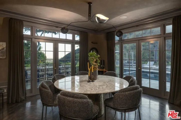 7171 Chelan Way, Los Angeles, California 90068
