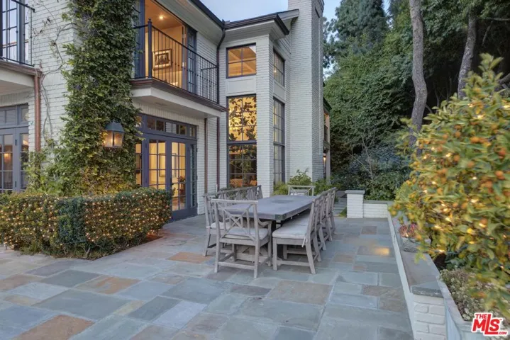 7171 Chelan Way, Los Angeles, California 90068