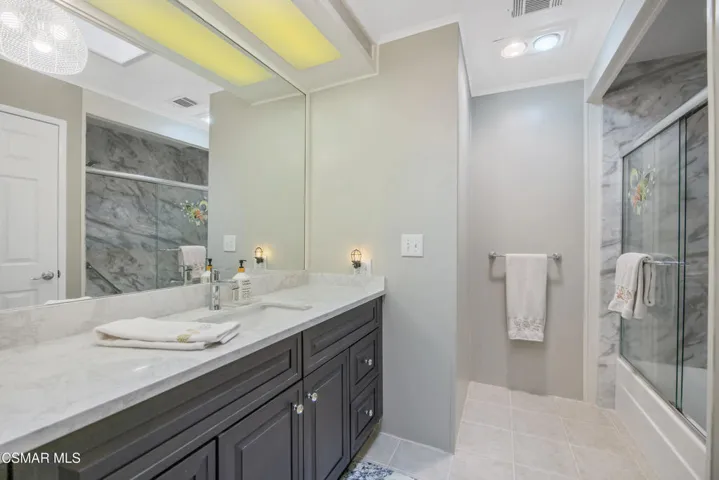 114 Poinsettia Gardens Dr-print-030-051-