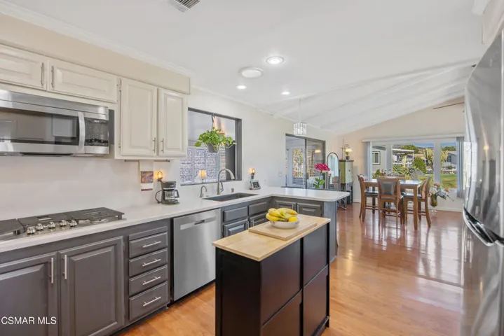 114 Poinsettia Gardens Dr-print-020-047-
