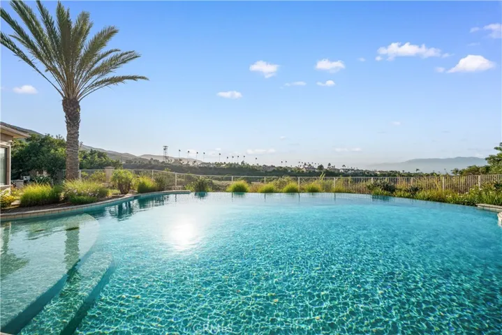 Infinity pool