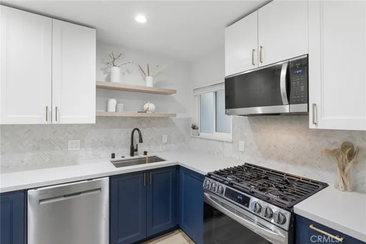 All appliances included.