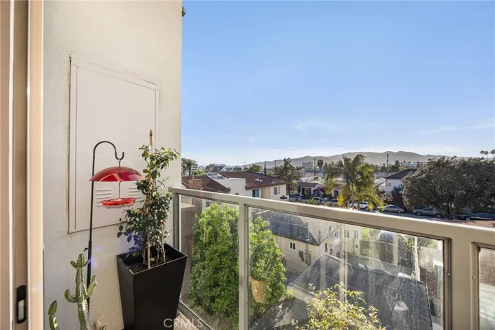 518 E Windsor 305, Glendale, California 91205
