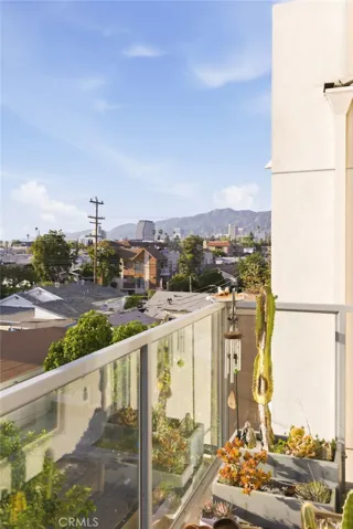 518 E Windsor 305, Glendale, California 91205