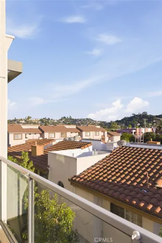 518 E Windsor 305, Glendale, California 91205
