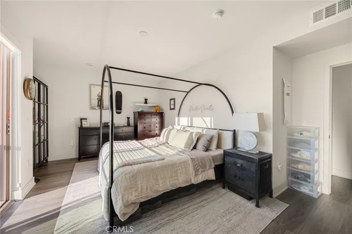 518 E Windsor 305, Glendale, California 91205