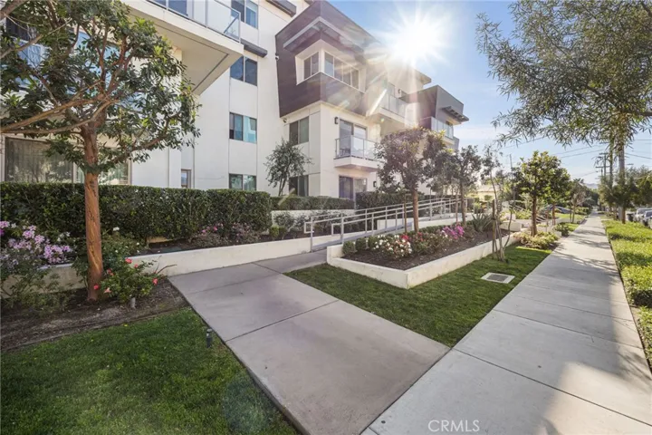 518 E Windsor 305, Glendale, California 91205