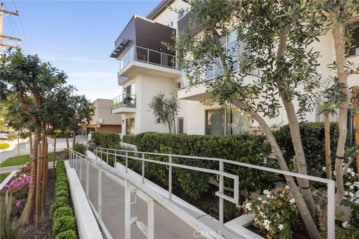 518 E Windsor 305, Glendale, California 91205