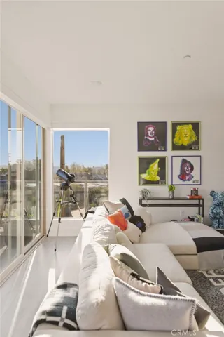 518 E Windsor 305, Glendale, California 91205