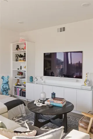 518 E Windsor 305, Glendale, California 91205