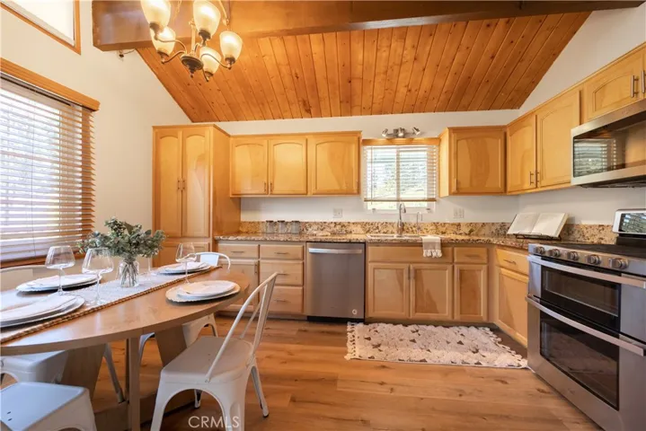2395 Hunsaker, Running Springs, California 92382