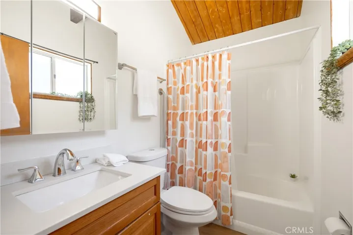 2395 Hunsaker, Running Springs, California 92382