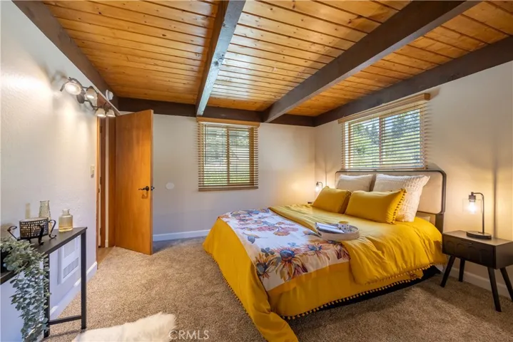 2395 Hunsaker, Running Springs, California 92382