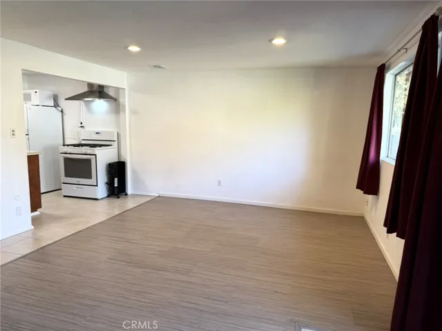 This private guest suite is part of a shared home environment. Applicants should be comfortable with normal household activity and the shared nature of the property. Located on a quiet Dana Point cul-de-sac, the home is best suited for someone who appreciates a peaceful residential setting.