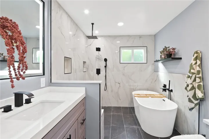 MASTER ENSUITE BATHROOM - WALK-IN SHOWER, LARGE SOAKER, BIDET