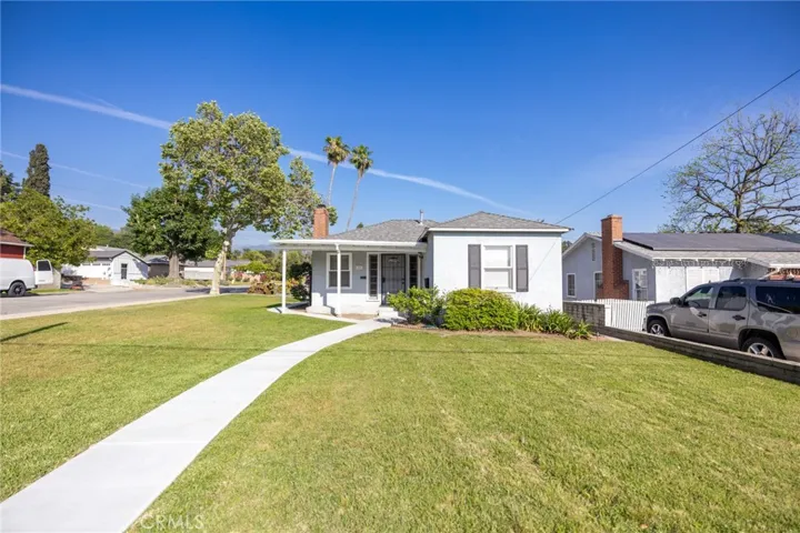 Great North Glendora location 3 BDRM 1.5 baths