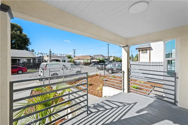 Front unit enclosed porch