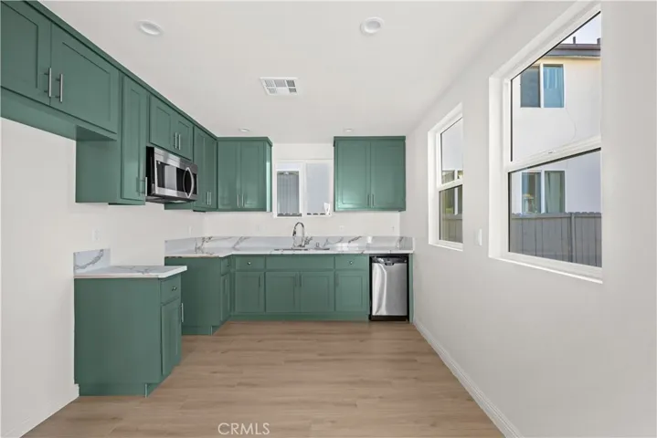 Rear unit kitchen