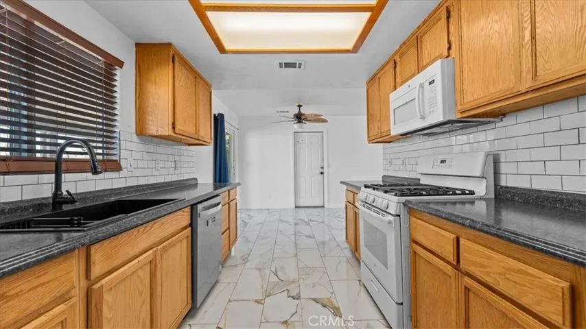 11545 Kiowa, Apple Valley, California 92308
