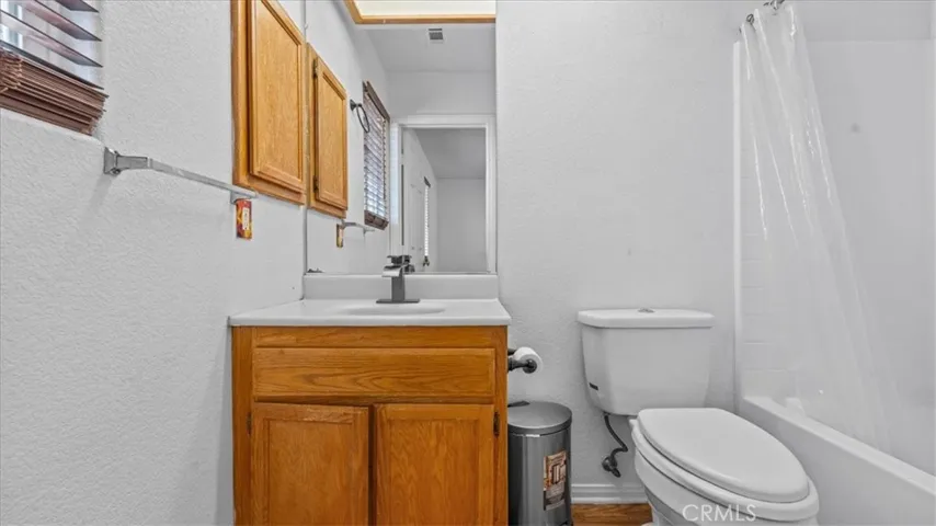 11545 Kiowa, Apple Valley, California 92308