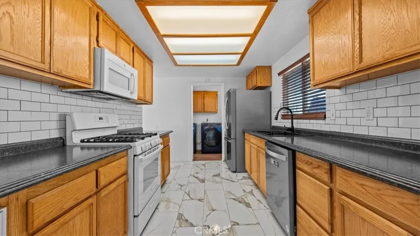 11545 Kiowa, Apple Valley, California 92308