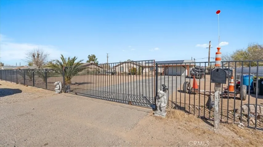 11545 Kiowa, Apple Valley, California 92308