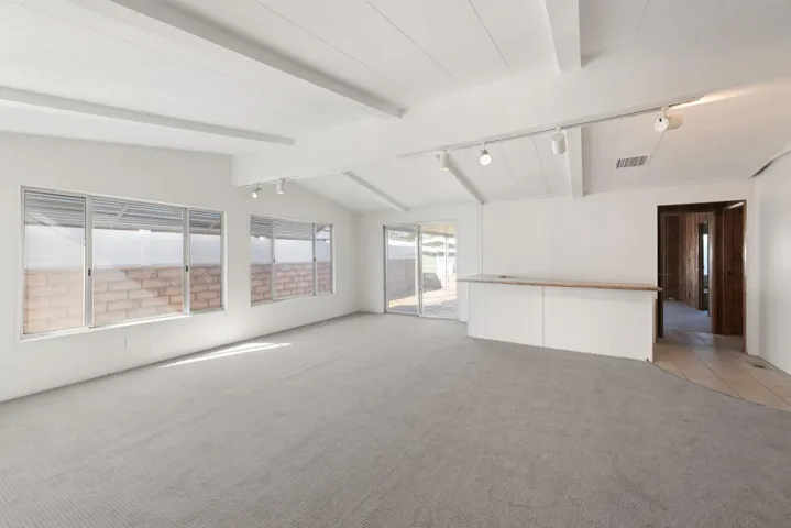 05_73966_Zircon_Cir_W5_mls