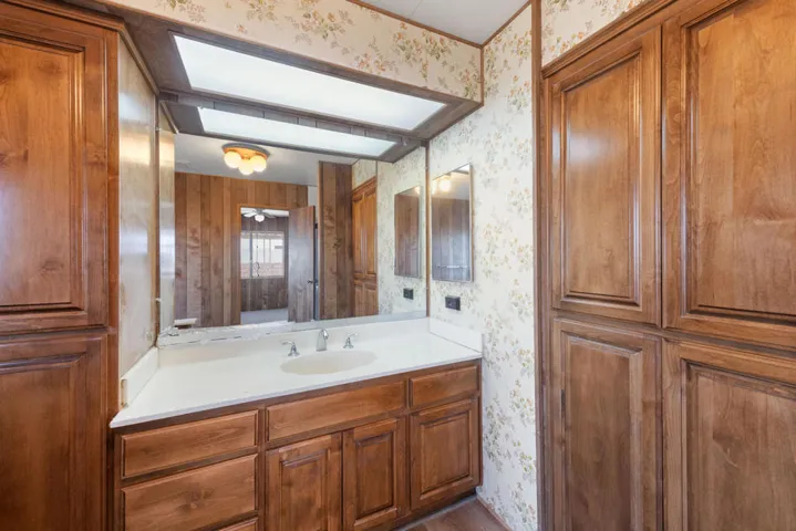 23_73966_Zircon_Cir_W23_mls