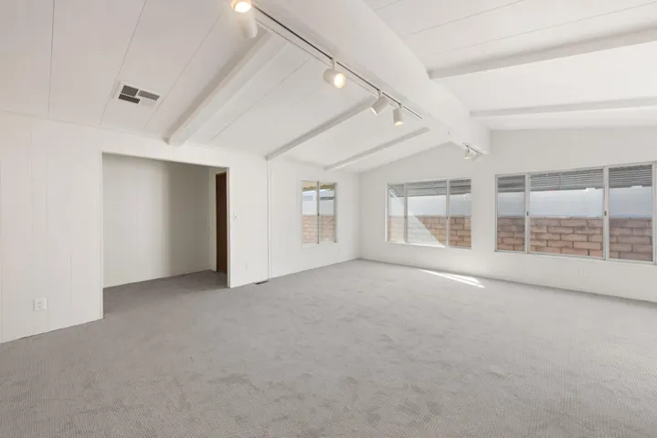 08_73966_Zircon_Cir_W8_mls