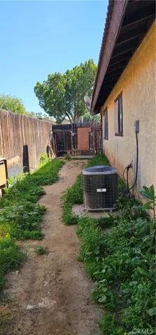 6095 SIDE YARD