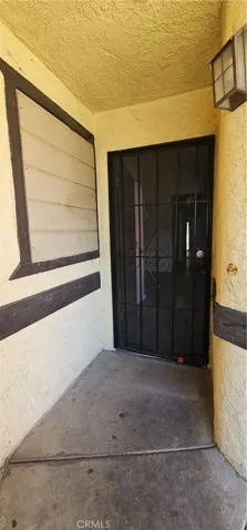 6095 FRONT DOOR ENTRANCE