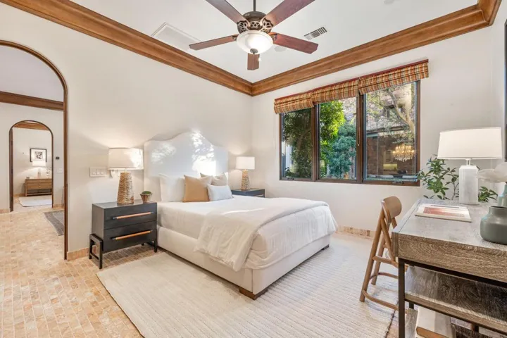 83-web-or-mls-8M4A0534