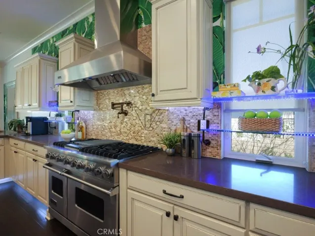 Kitchen Cooktop Area