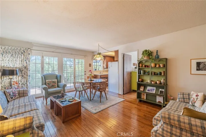 Junior ADU - Guest suite with it's own kitchen, living area, bedroom, and bathroom.