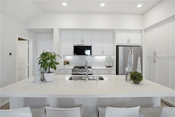 184 Alienta Lane, Rancho Mission Viejo, California 92694
