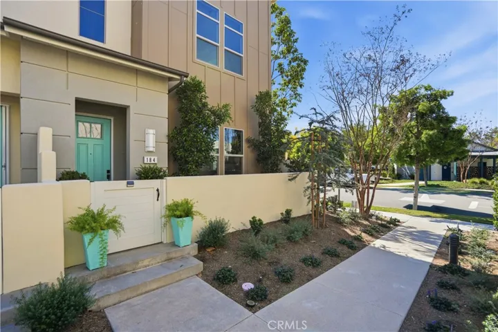 184 Alienta Lane, Rancho Mission Viejo, California 92694