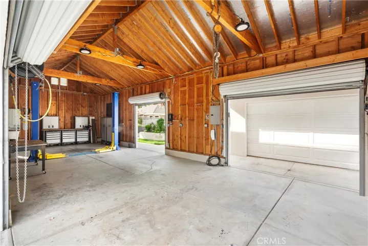 EASY ACCESS FROM 2 CAR TO BARN DRIVE RIGHT ON IN