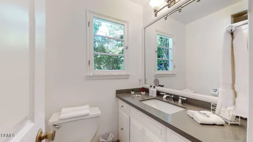 101 S Rockingham Ave-28