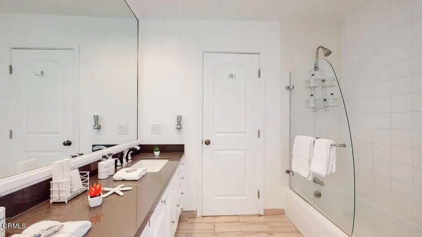 101 S Rockingham Ave-34
