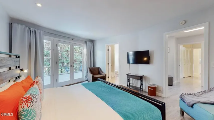101 S Rockingham Ave-32