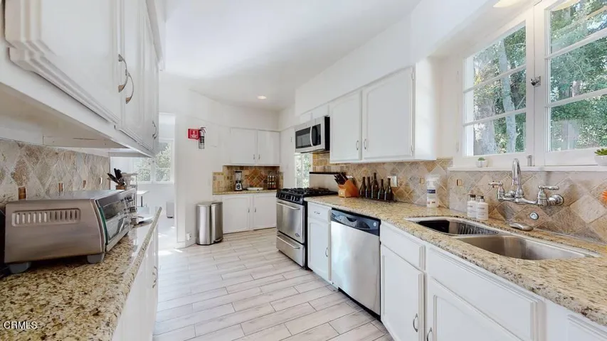 101 S Rockingham Ave-23