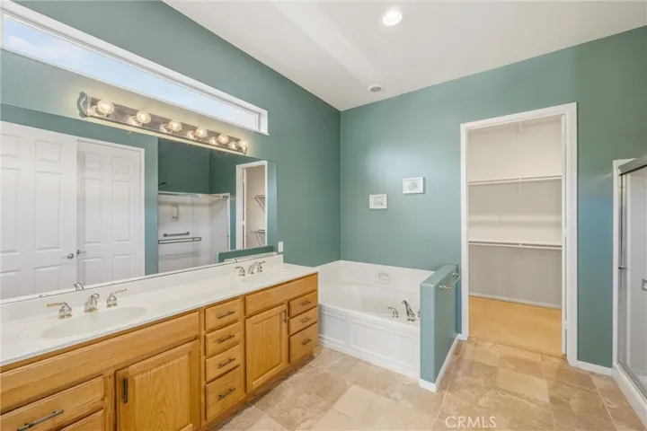 1st Ensuite Bath