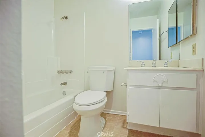 upstair bathroom