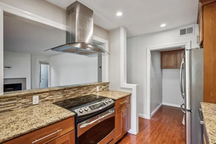 3314 Brittan Avenue 1, San Carlos, California 94070