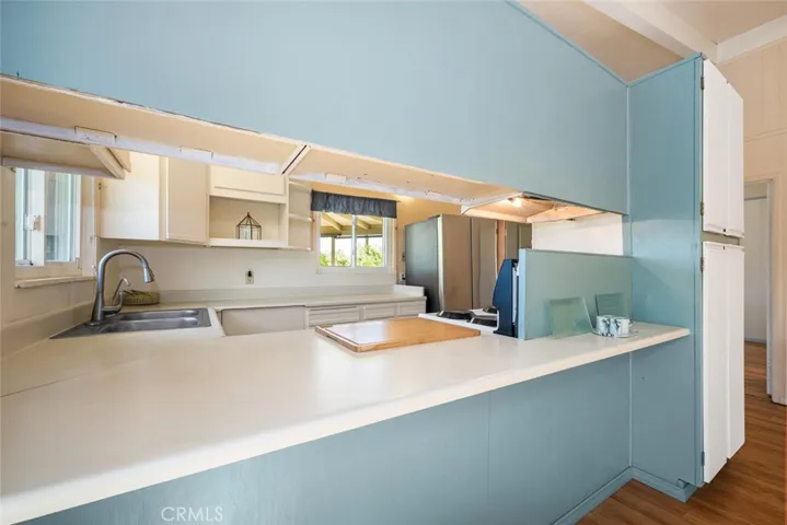 Nice amount of counter space for serving.