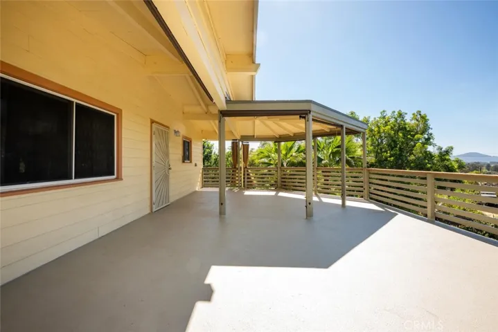 A huge front deck with a beautiful view.