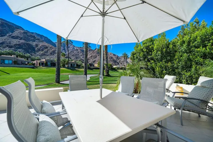 Al fresco dining!