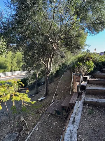 10565 Lubao, Chatsworth, California 91311